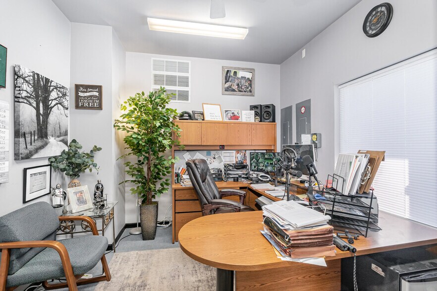 More Photos Of 2412 Midland Rd, Saginaw Service For Sale