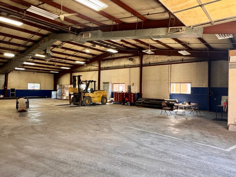 More Photos Of 205 W Main St, Bushnell Industrial For Sale