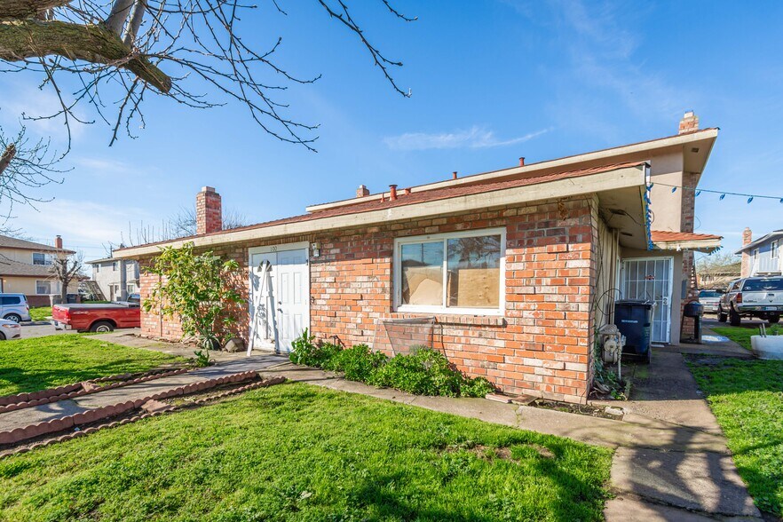 More Photos Of 100 Nedra Ct, Sacramento Multifamily For Sale