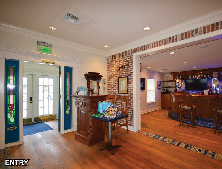 More Photos Of 15228 I-30 Hwy, Benton Restaurant For Sale