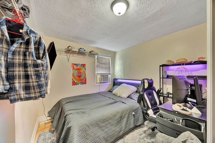 More Photos Of 215 N College Ave, Oxford Apartments For Sale