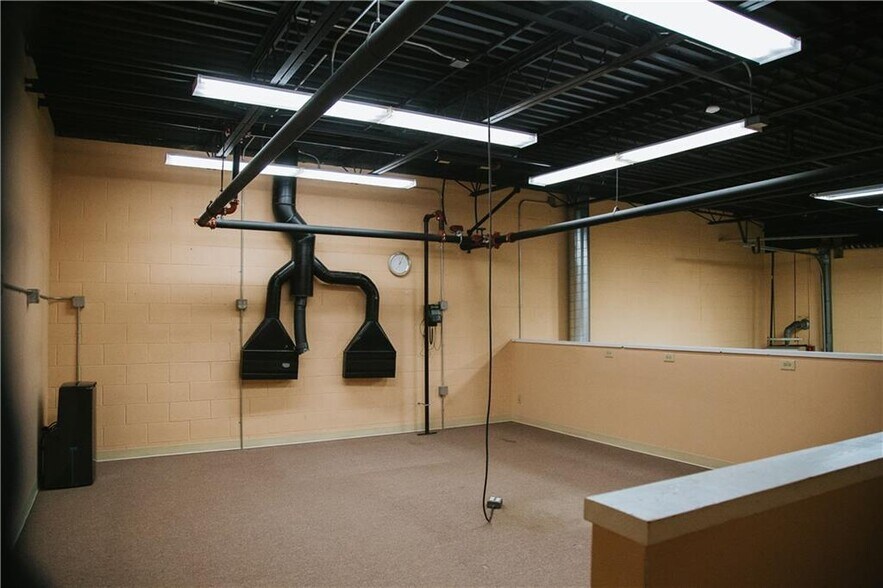 More Photos Of 81 Western Industrial Dr, Cranston Warehouse For Sale