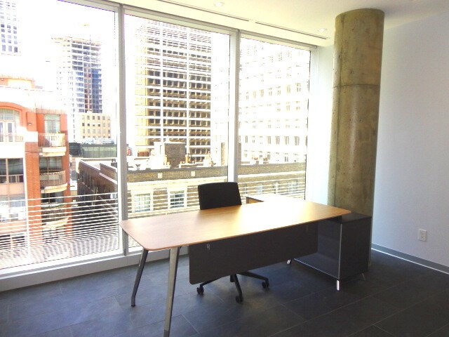 More Photos Of 7 St. Thomas St, Toronto Medical For Sale