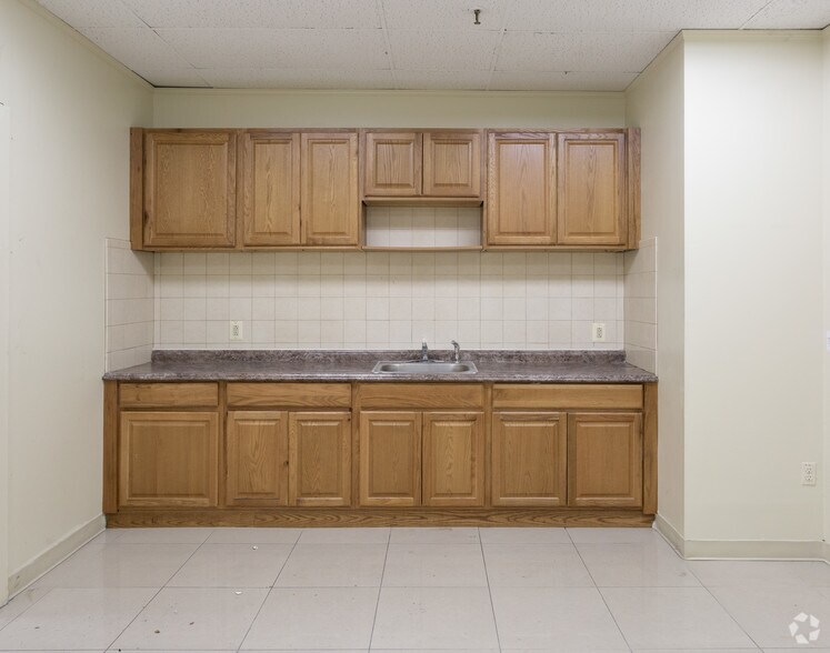 More Photos Of 1 Walnut St, Perth Amboy Warehouse For Sale