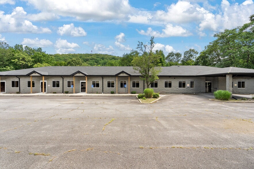 More Photos Of 4 Corwin Ct, Newburgh Medical For Sale