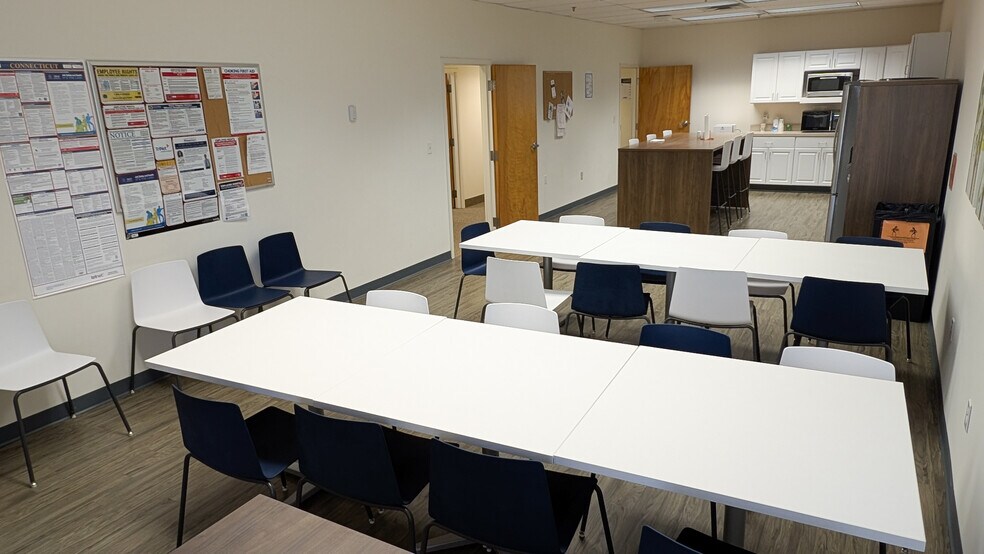 More Photos Of 20 Research Pky, Old Saybrook Light Manufacturing For Lease