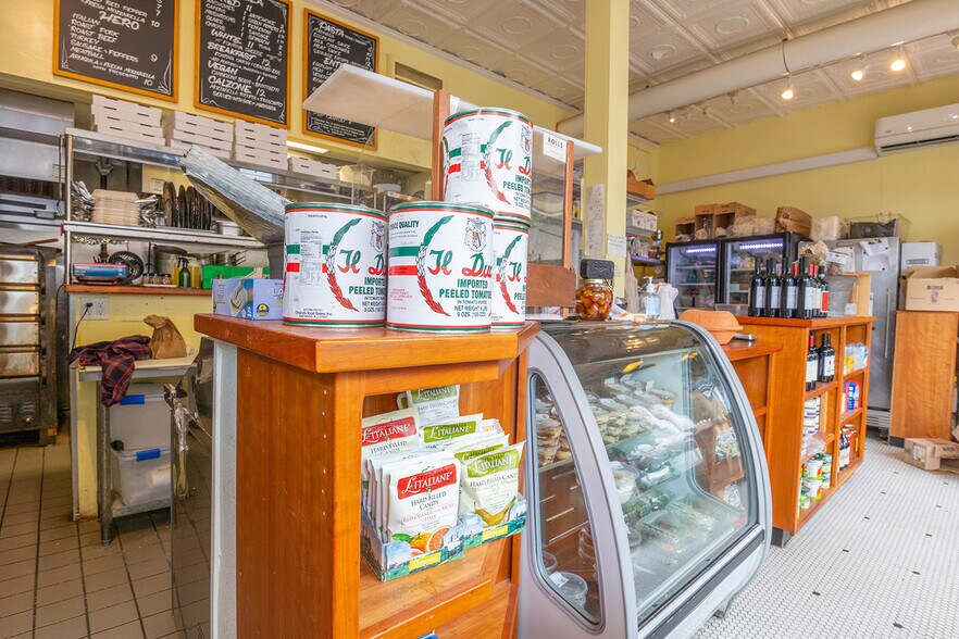 More Photos Of 2707 E Marshall St, Richmond Storefront Retail Residential For Sale