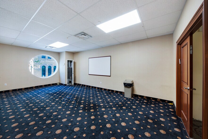 More Photos Of 99 S 3rd St, Brooklyn Apartments For Lease