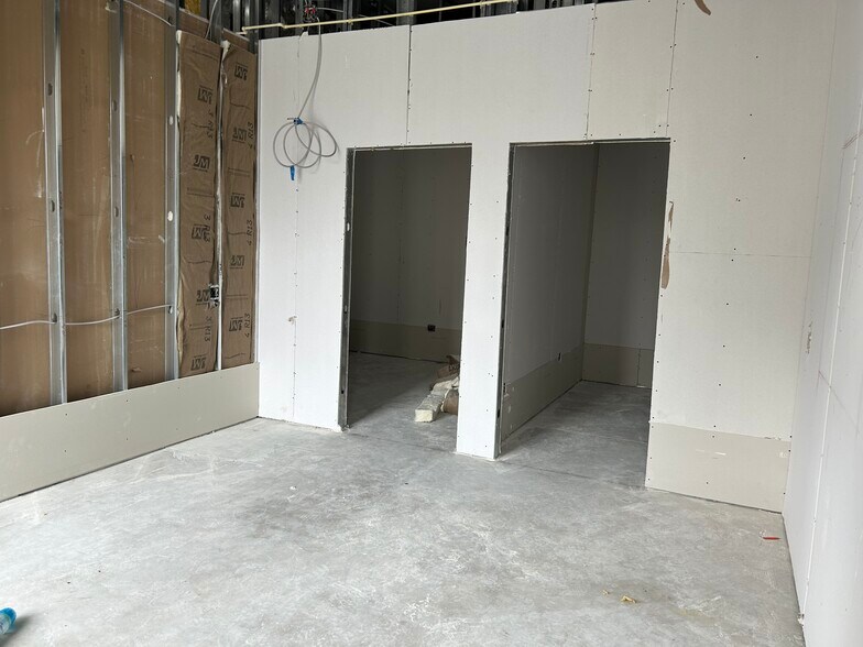 More Photos Of 2255 Dunn Ave, Jacksonville Storefront Retail Office For Lease
