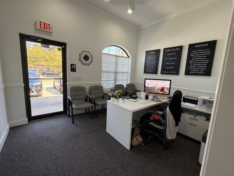 More Photos Of 3450 Dunn Ave, Jacksonville Unknown For Lease