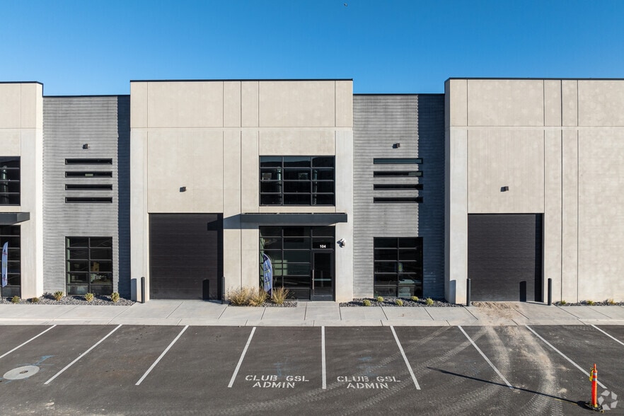 More Photos Of 11196 Redwood Rd, South Jordan Warehouse For Lease