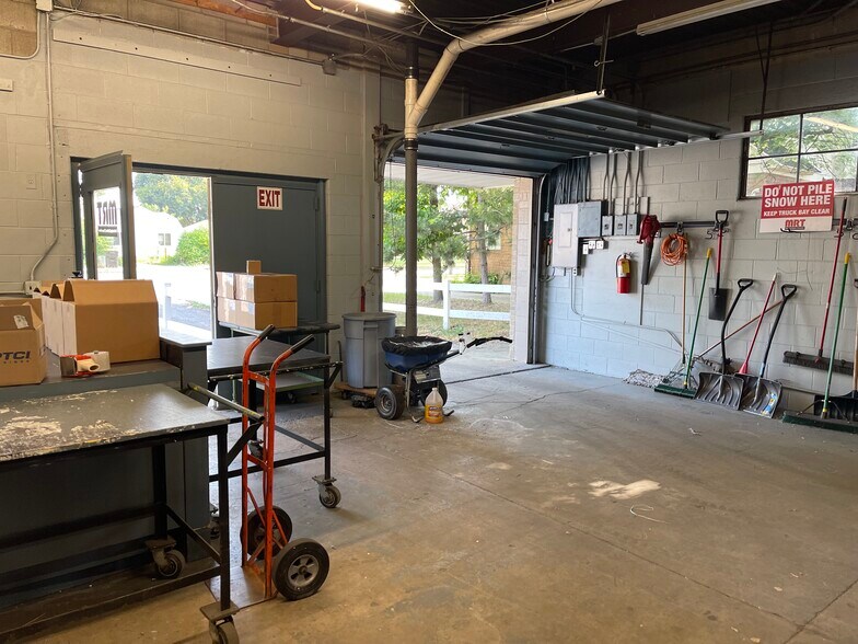 More Photos Of 3060 Madison Ave SE, Grand Rapids Service For Lease
