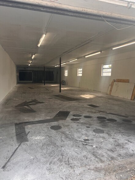More Photos Of 1510 Dixie Hwy, Hollywood Manufacturing For Lease