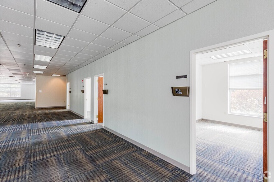 More Photos Of 120-140 E Kensinger Dr, Cranberry Township Office For Sale