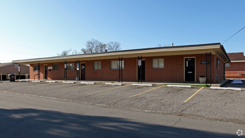 Primary Photo Of 706 Wilkins St, Smithfield Medical For Sale
