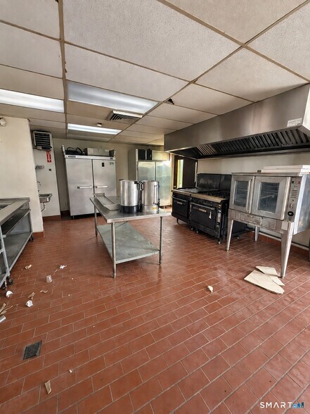 More Photos Of 51 Gabb Rd, Bloomfield Schools For Sale