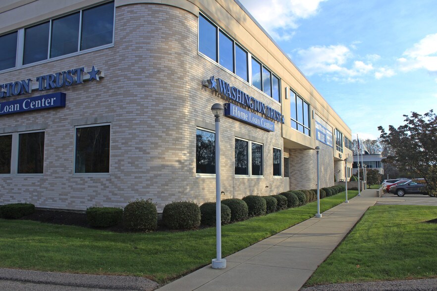 More Photos Of 171 Service Ave, Warwick Unknown For Lease