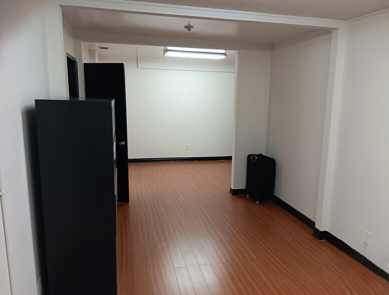 More Photos Of 930 E 61st St, Los Angeles Warehouse For Lease