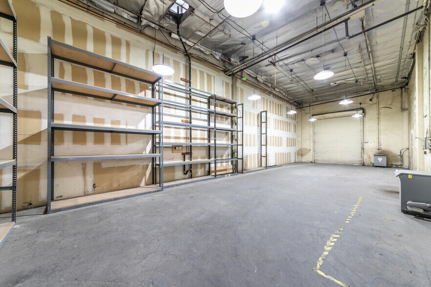 More Photos Of 15001 S Figueroa St, Gardena Distribution For Lease