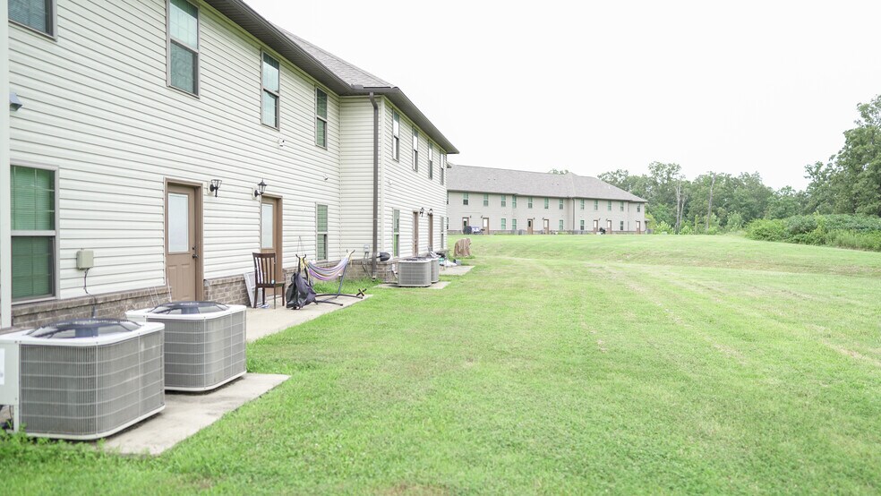 More Photos Of 2500 Ridgeland Cir, Pocahontas Apartments For Sale