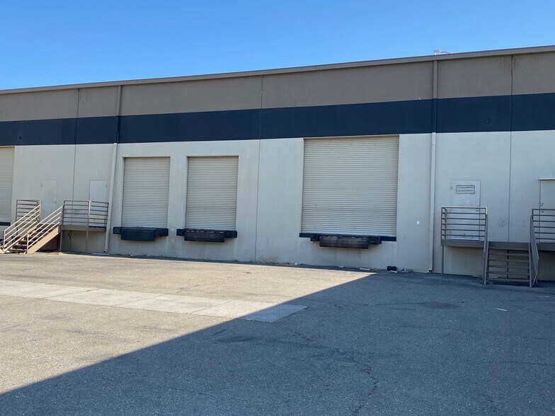 More Photos Of 950 E Grant Line Rd, Tracy Manufacturing For Lease