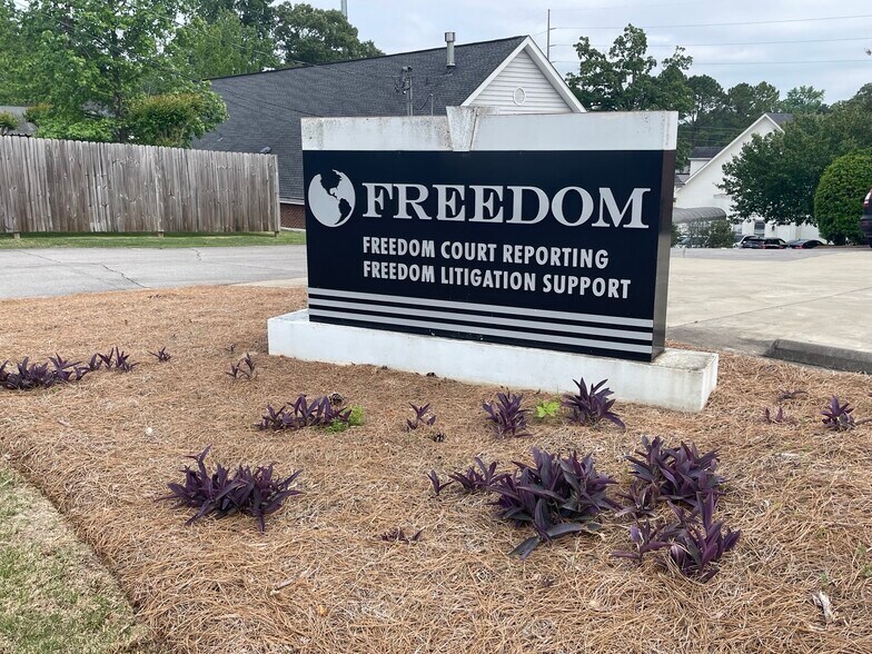 Primary Photo Of 2031 Shady Crest Dr, Birmingham Office For Sale