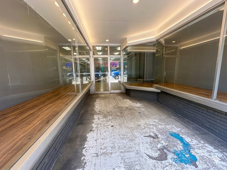 More Photos Of 207 E Front St, Traverse City General Retail For Sale
