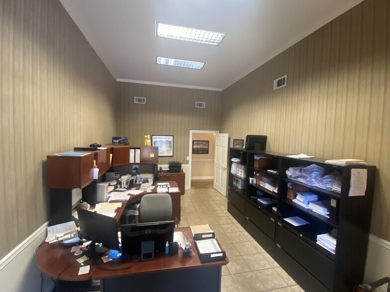More Photos Of 517 Keywood Cir, Flowood Office For Lease