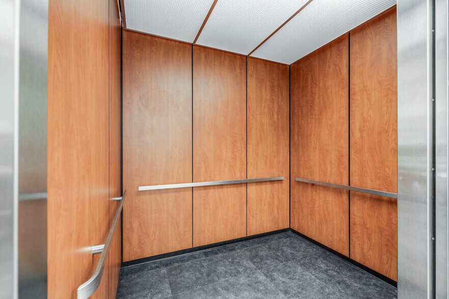 More Photos Of 223 W Montauk Hwy, Hampton Bays Medical For Lease