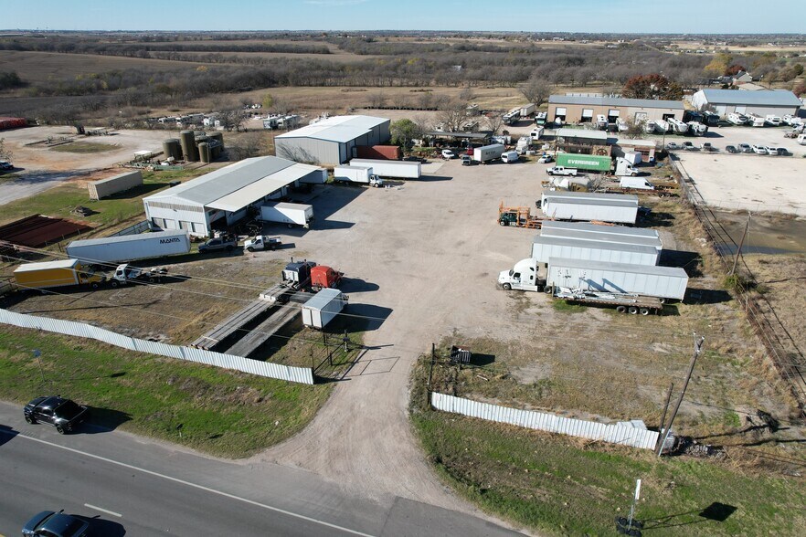 More Photos Of 9701 E Highway 67, Alvarado Service For Sale