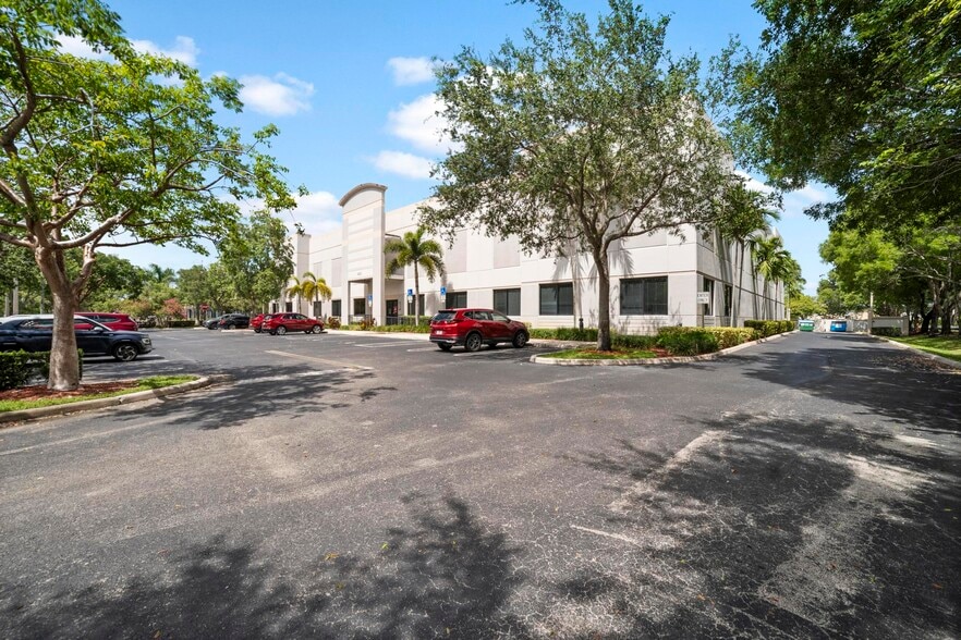 More Photos Of 4201 NW 124th Ave, Coral Springs Warehouse For Lease