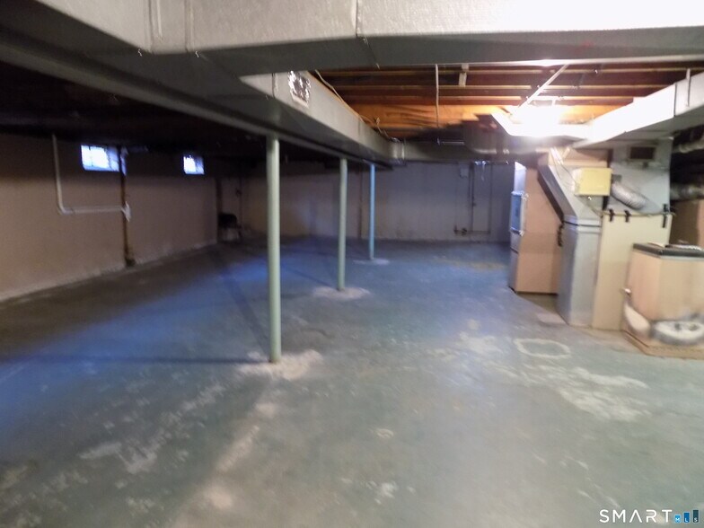 More Photos Of 85 Beleden Gardens Dr, Bristol Medical For Sale