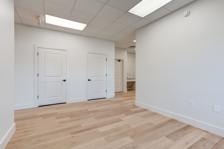 More Photos Of 3205 118th St, Lubbock Distribution For Lease