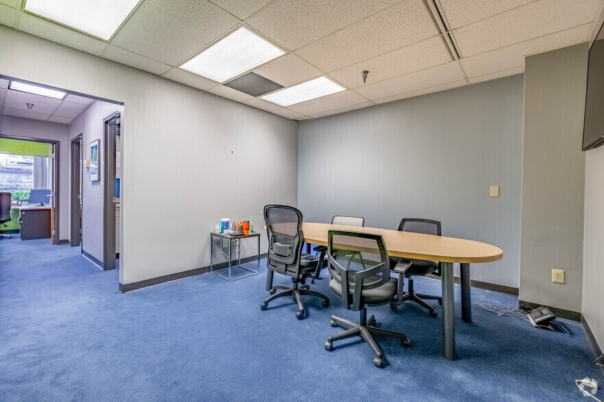 More Photos Of 4555 Lake Forest Dr, Blue Ash Office For Lease