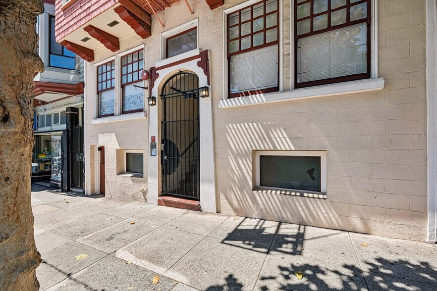 More Photos Of 1518-1520 California St, San Francisco Apartments For Sale