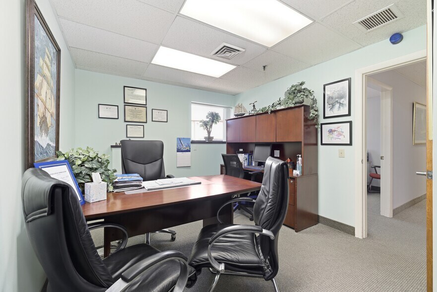 More Photos Of 511 W Grove St, Middleborough Medical For Sale