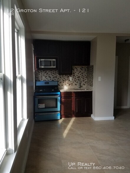 More Photos Of 12-16 Groton St, Hartford Apartments For Sale