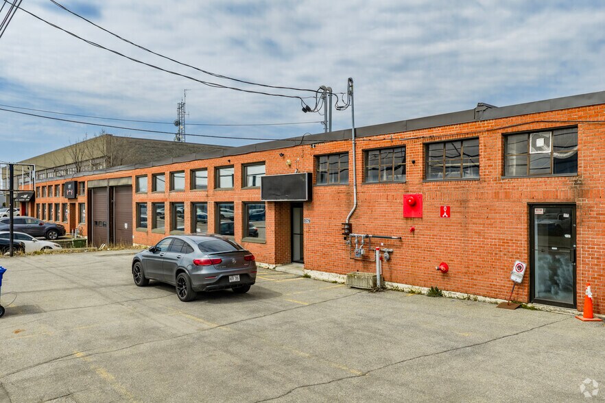 Primary Photo Of 5579-5581 Rue Paré, Mt Royal Industrial For Lease