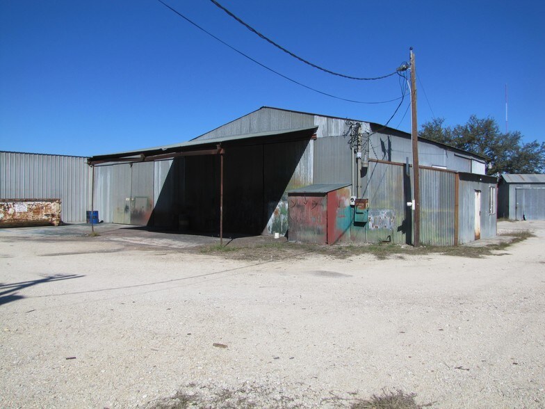 More Photos Of 4710 IH-35 South Fwy, New Braunfels Warehouse For Lease
