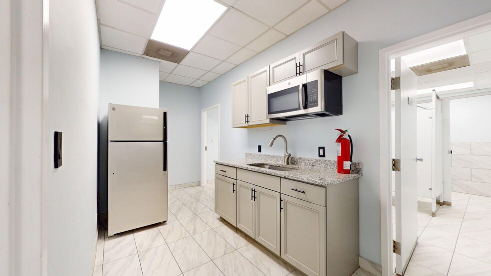 More Photos Of 3900 Leeds Ave, North Charleston Medical For Lease