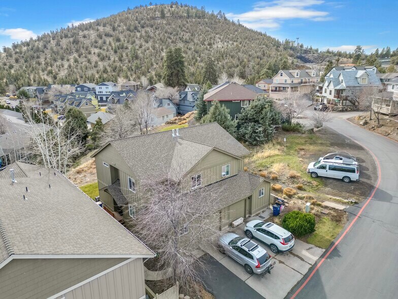 More Photos Of 1696 NE Lotus Dr, Bend Multifamily For Sale