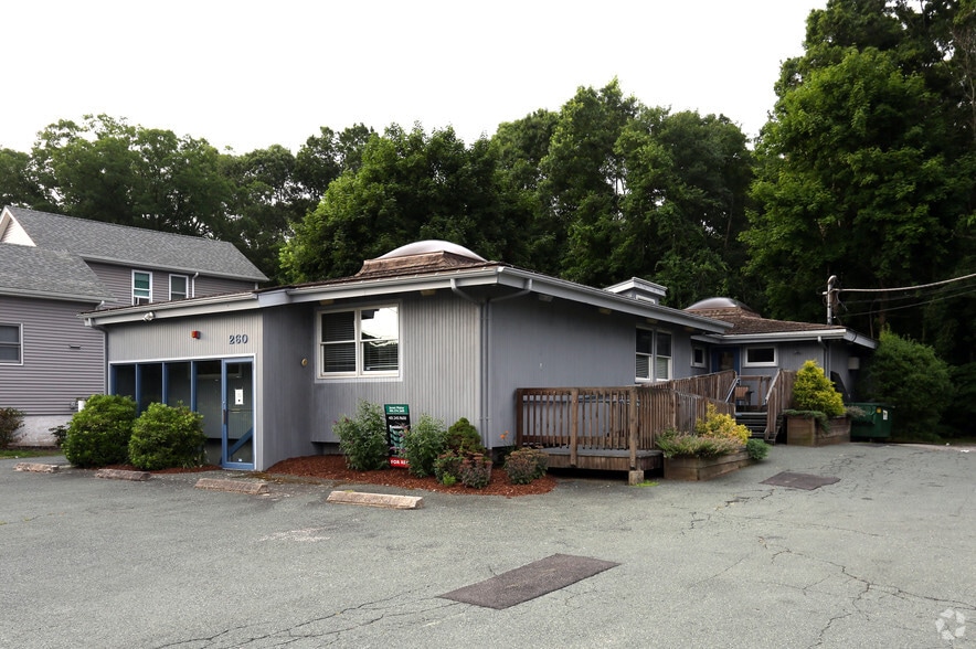 260 Waseca Ave  