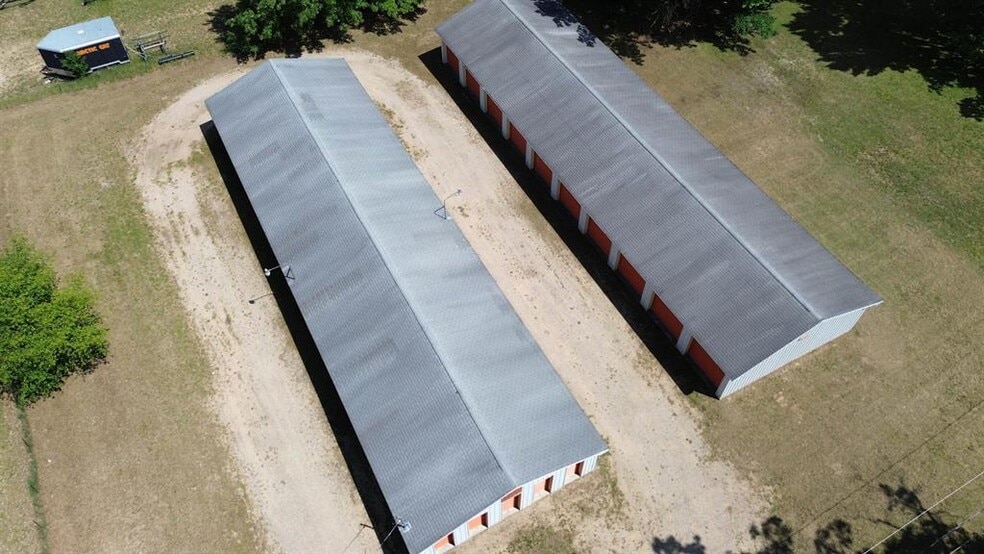 More Photos Of 307 S Bringold Ave, Lake Self Storage For Sale
