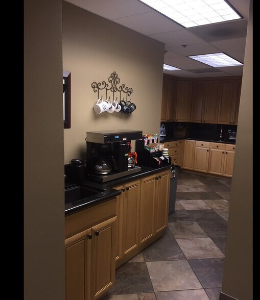 More Photos Of 8375 S Almeria Ave, Fontana Contractor Storage Yard For Lease