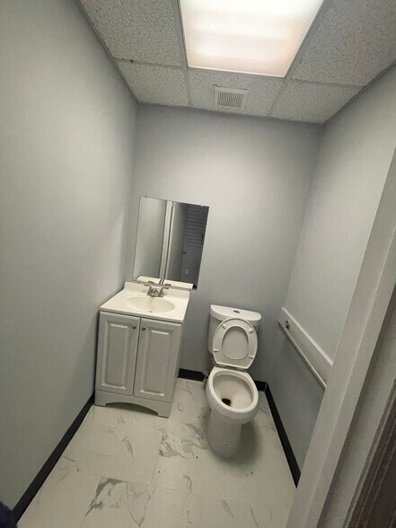 More Photos Of 59 E Mill Rd, Long Valley Office For Sale