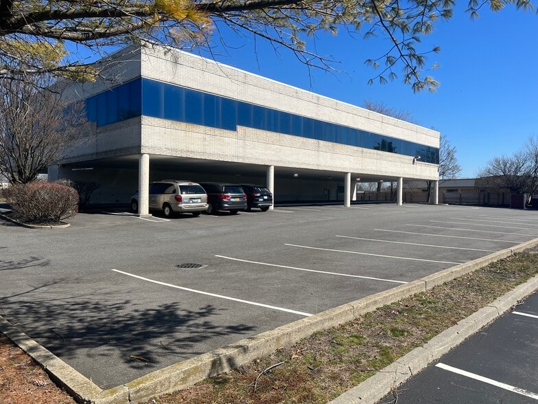 More Photos Of 4400 Veterans Memorial Hwy, Holbrook Office For Sale