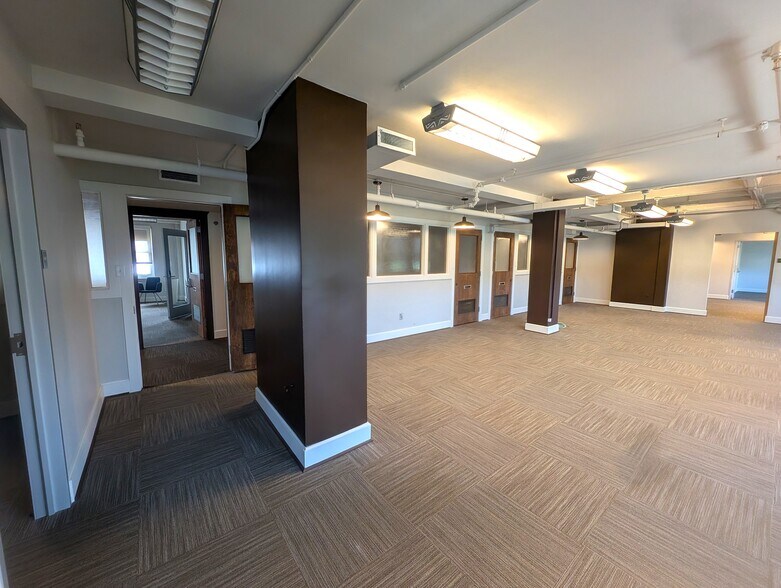 More Photos Of 219 N Main St, Bryan Office For Lease