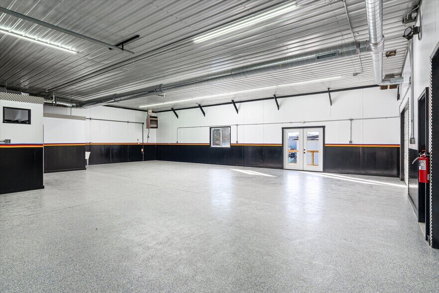 More Photos Of 110 FS Dr, Viroqua Auto Dealership For Sale