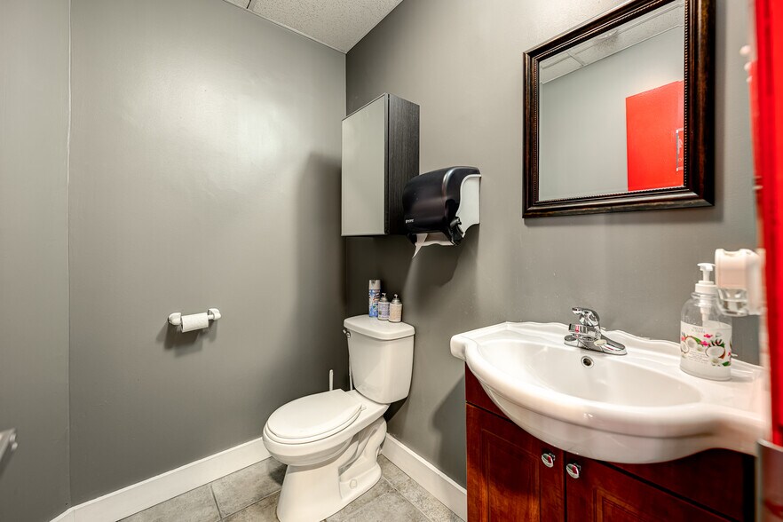 More Photos Of 1449-1463 Rue Du Collège, Montréal Apartments For Lease