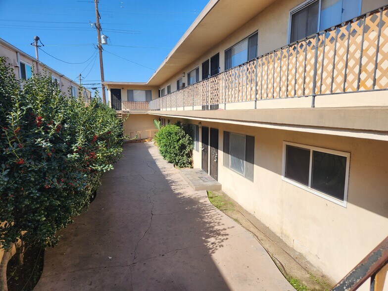 More Photos Of 1775 Locust Ave, Long Beach Apartments For Sale